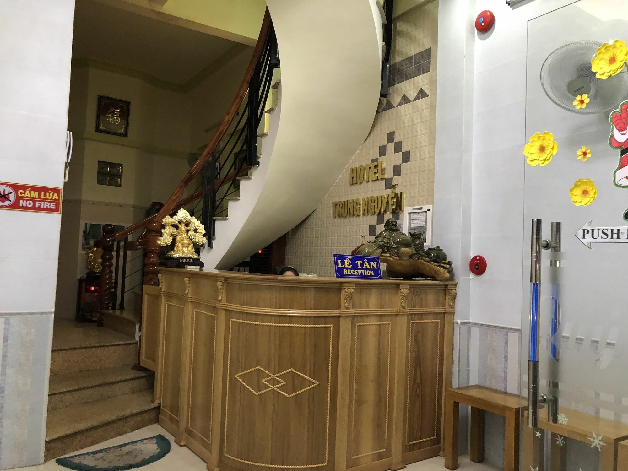 Hotel Trung Nguyen Куинён Экстерьер фото